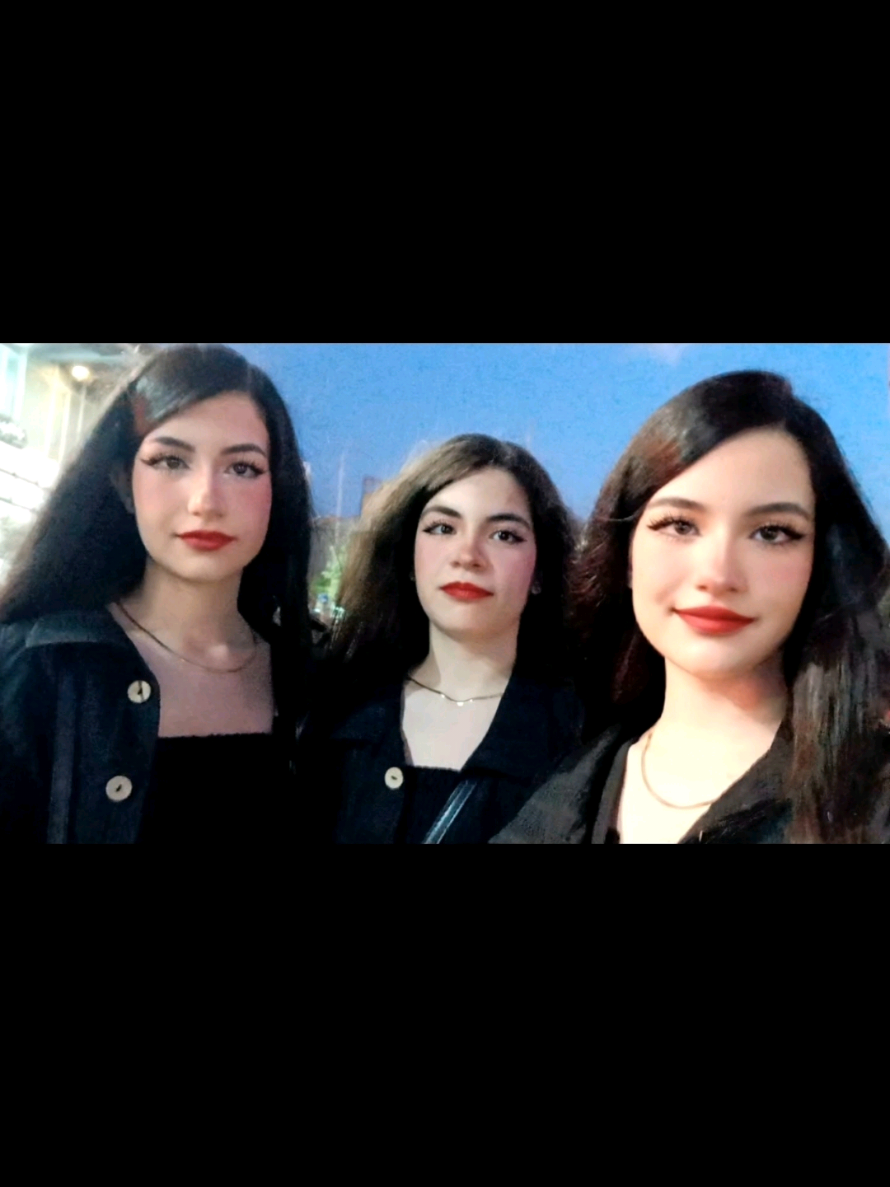 @𝒯𝒽𝑒𝒯𝒽𝓇𝒾𝓅𝓁𝑒𝓉𝓈
