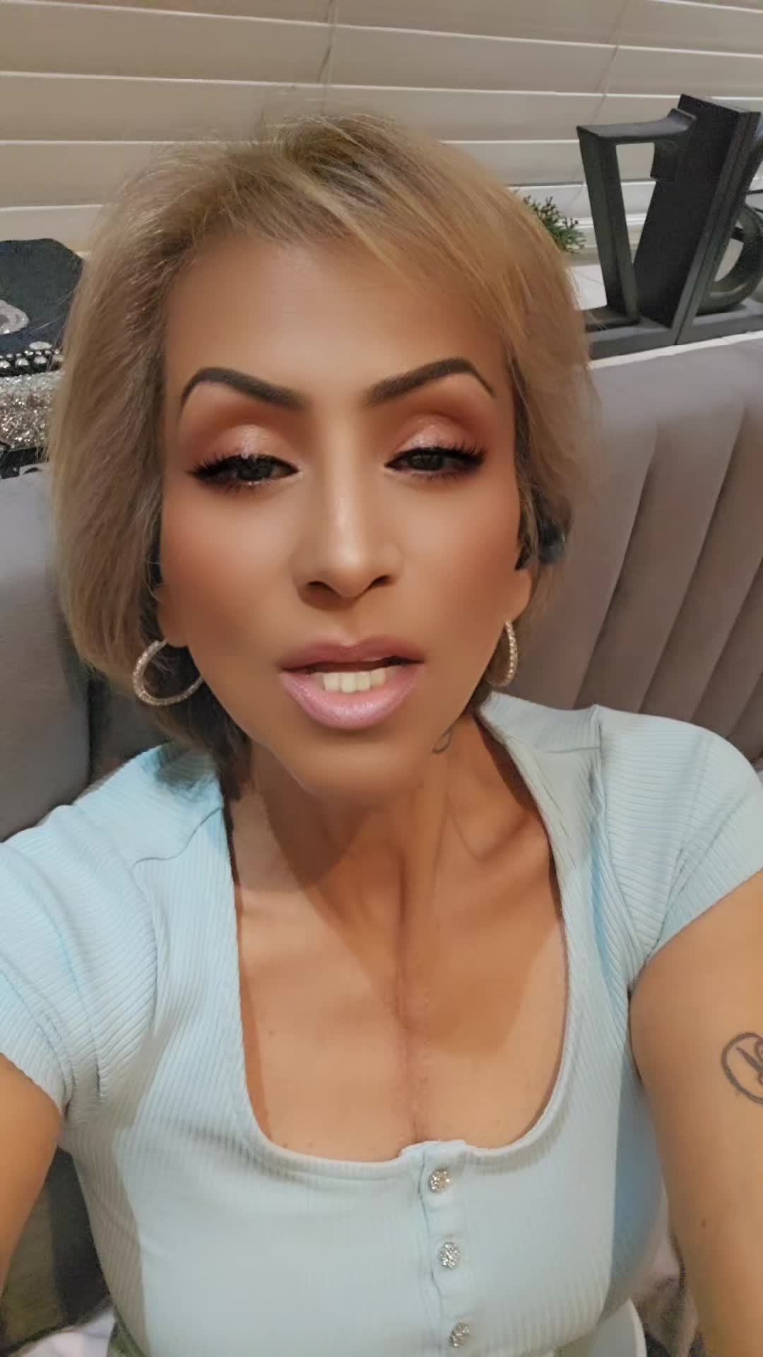 @Dee