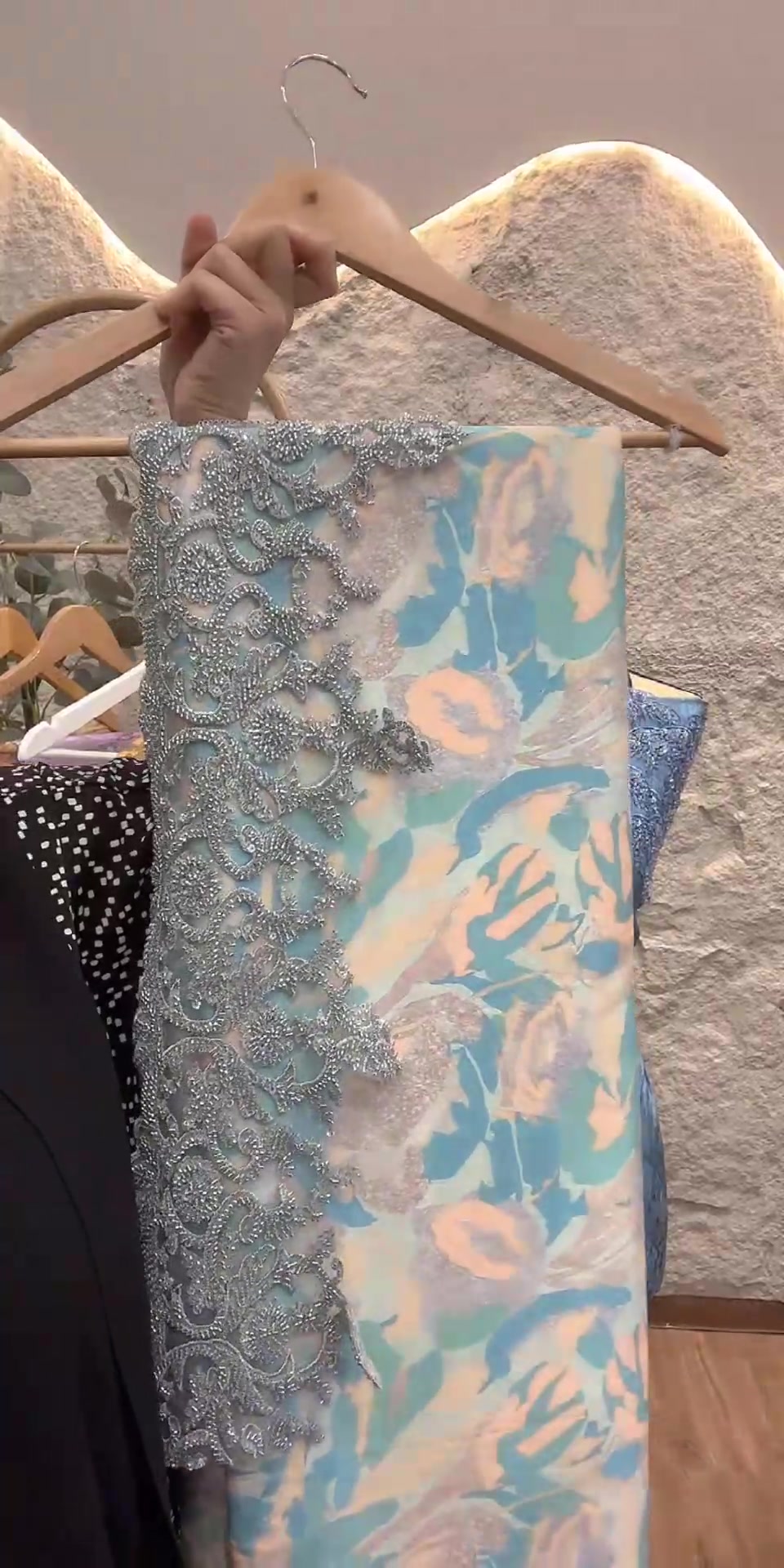 @QaleeshaHq