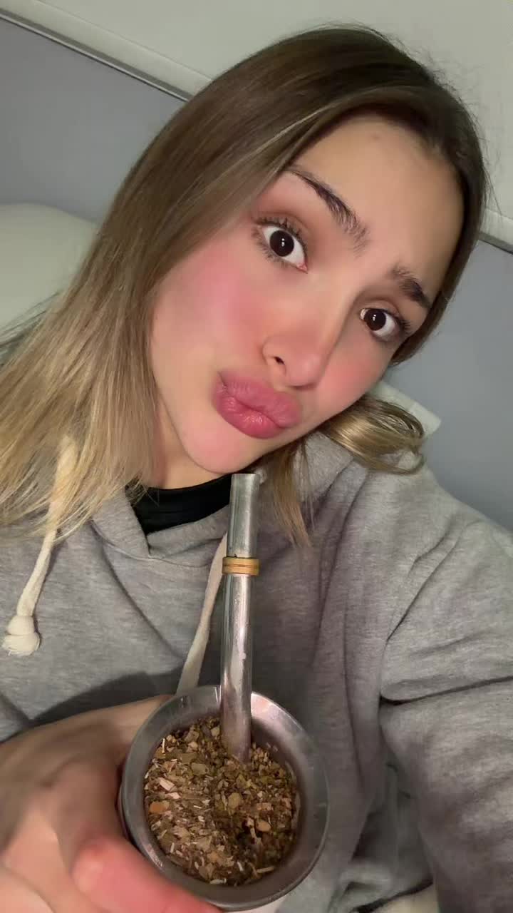 @Cande maino