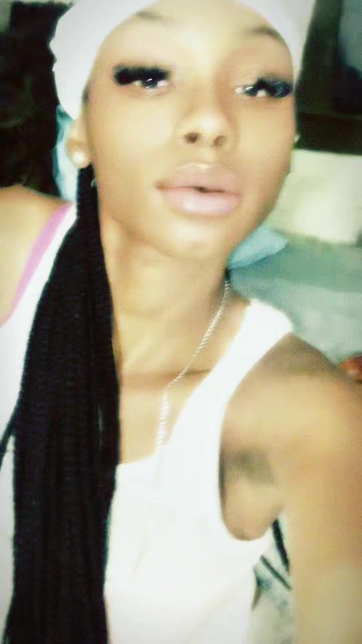 @0nly1lilbree_