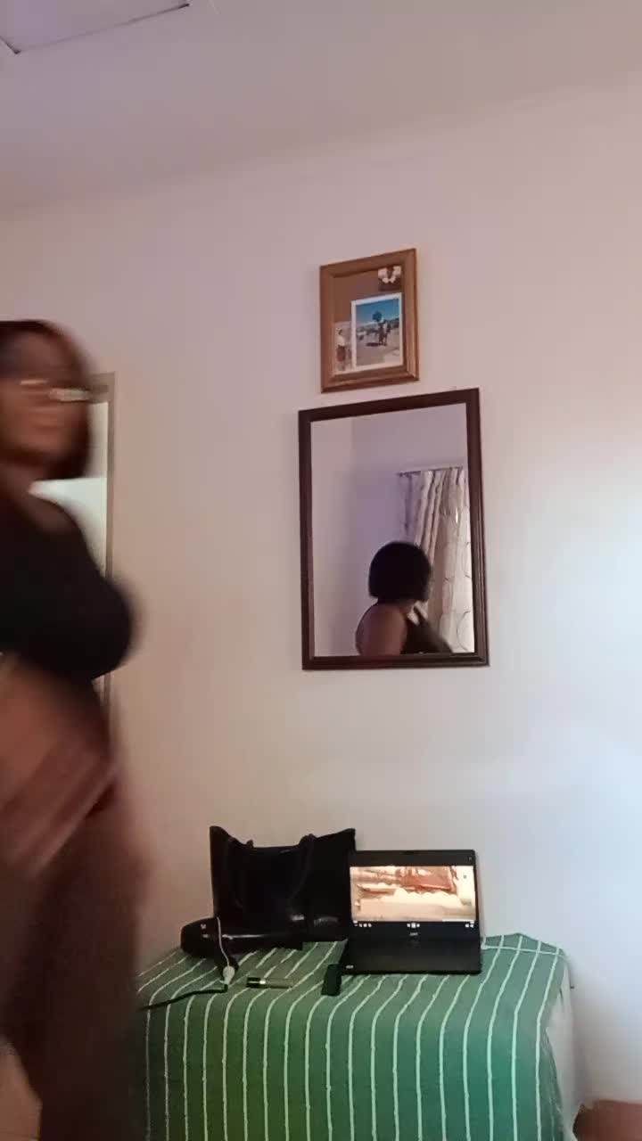 @Tee