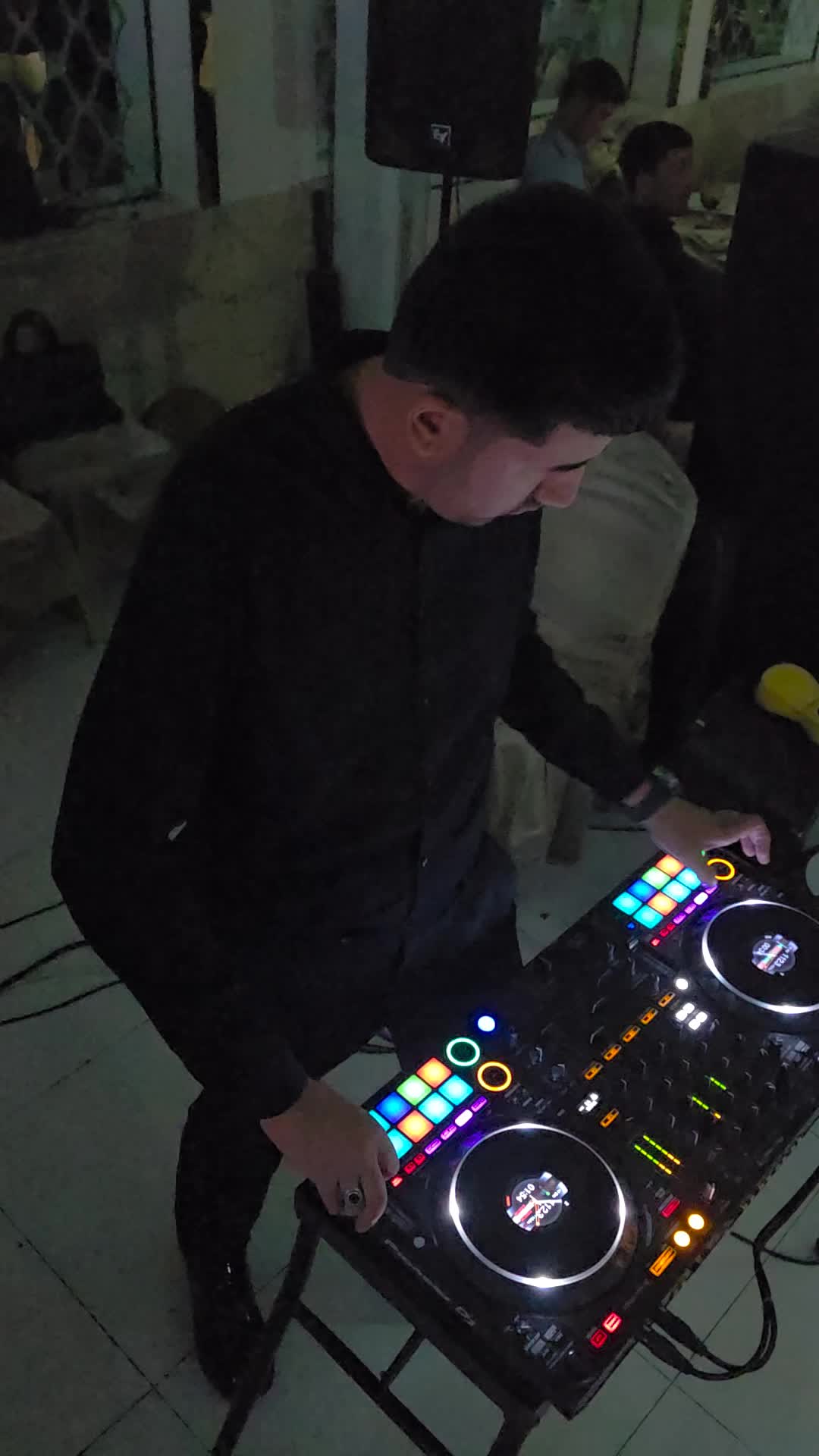 @DJ HeNiX