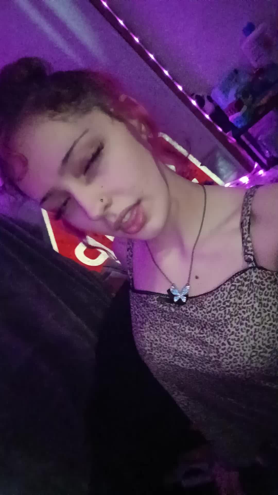 @whosthisdeva!
