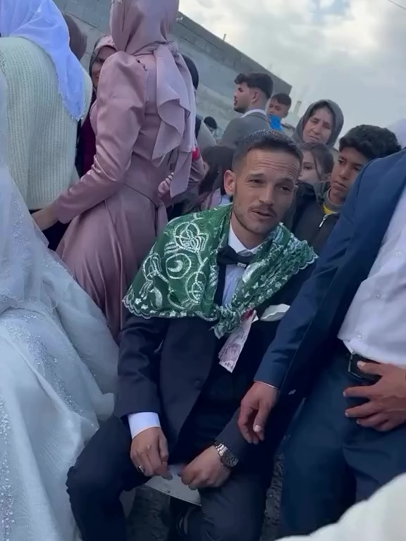 @D&uuml;ğ&uuml;nlerden Kesitler