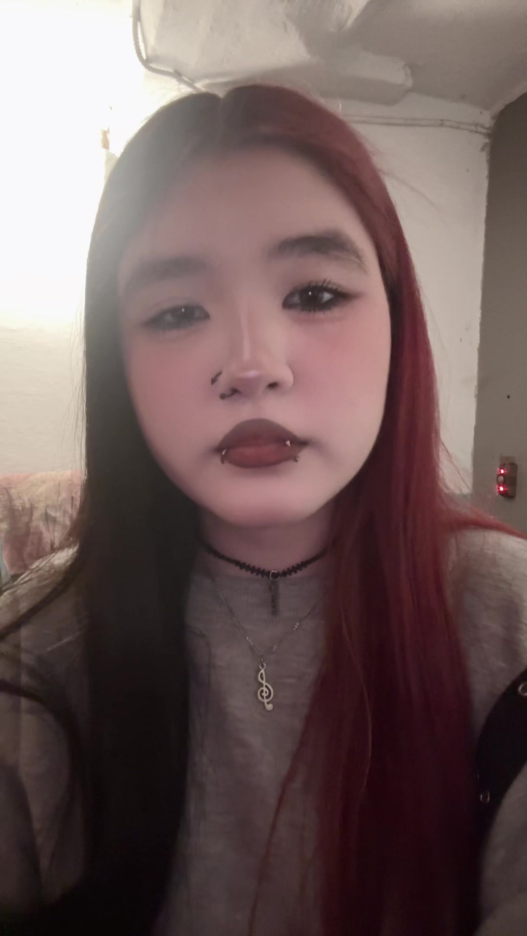 @⃟