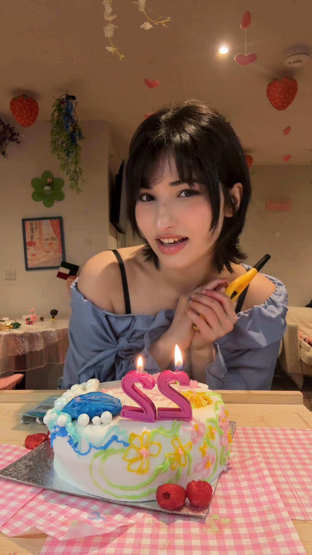 @Dana ^ใ
^