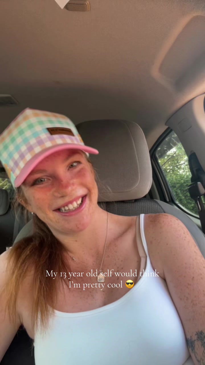 @hollysherwood22