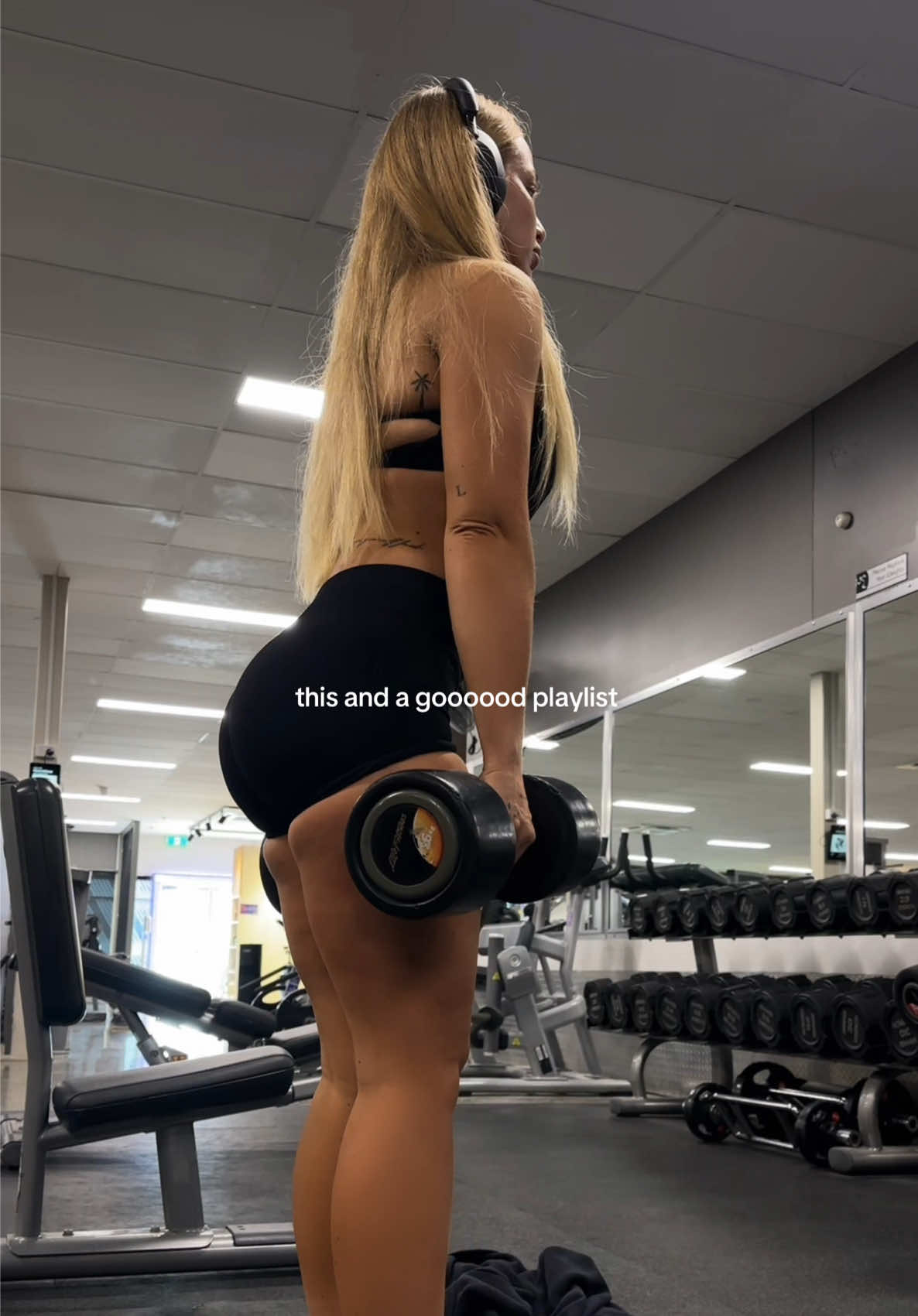 @holliechamberlain