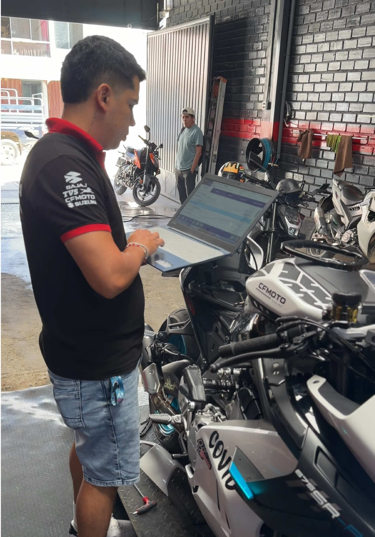 @Industria Bikers
