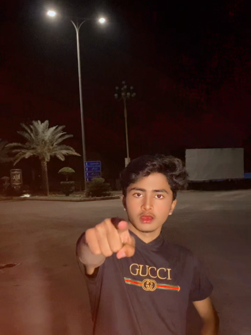 @F H 👑