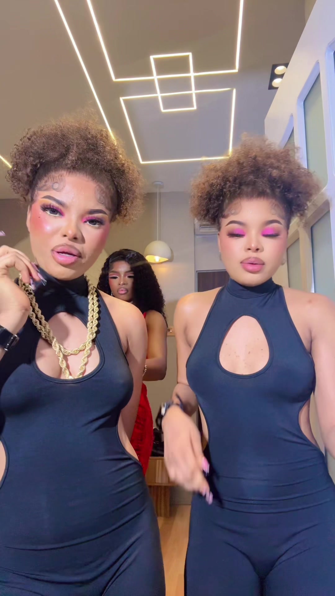 @Twinzcandy