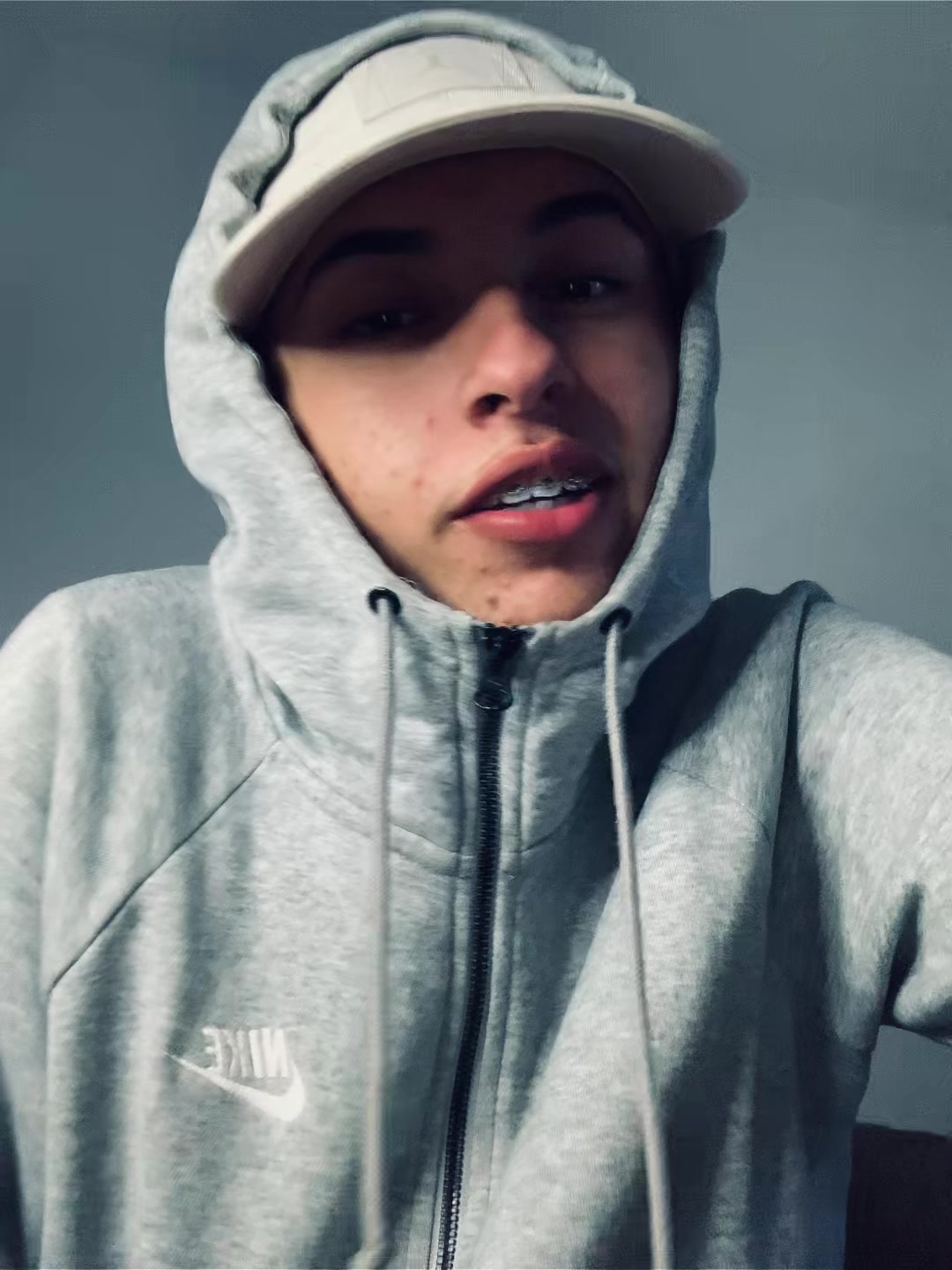 @menochefee77