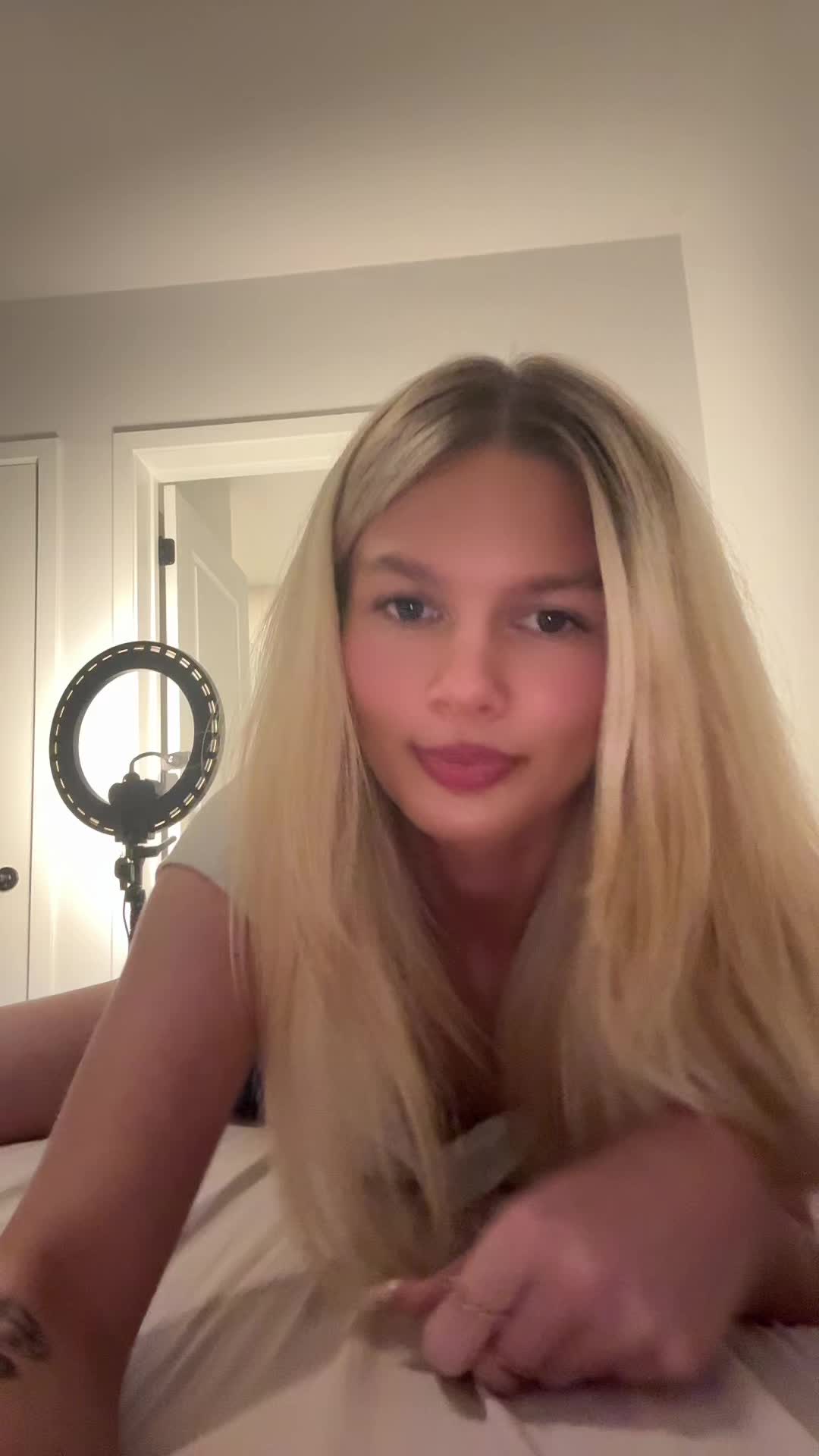 @jfeatherstoneee