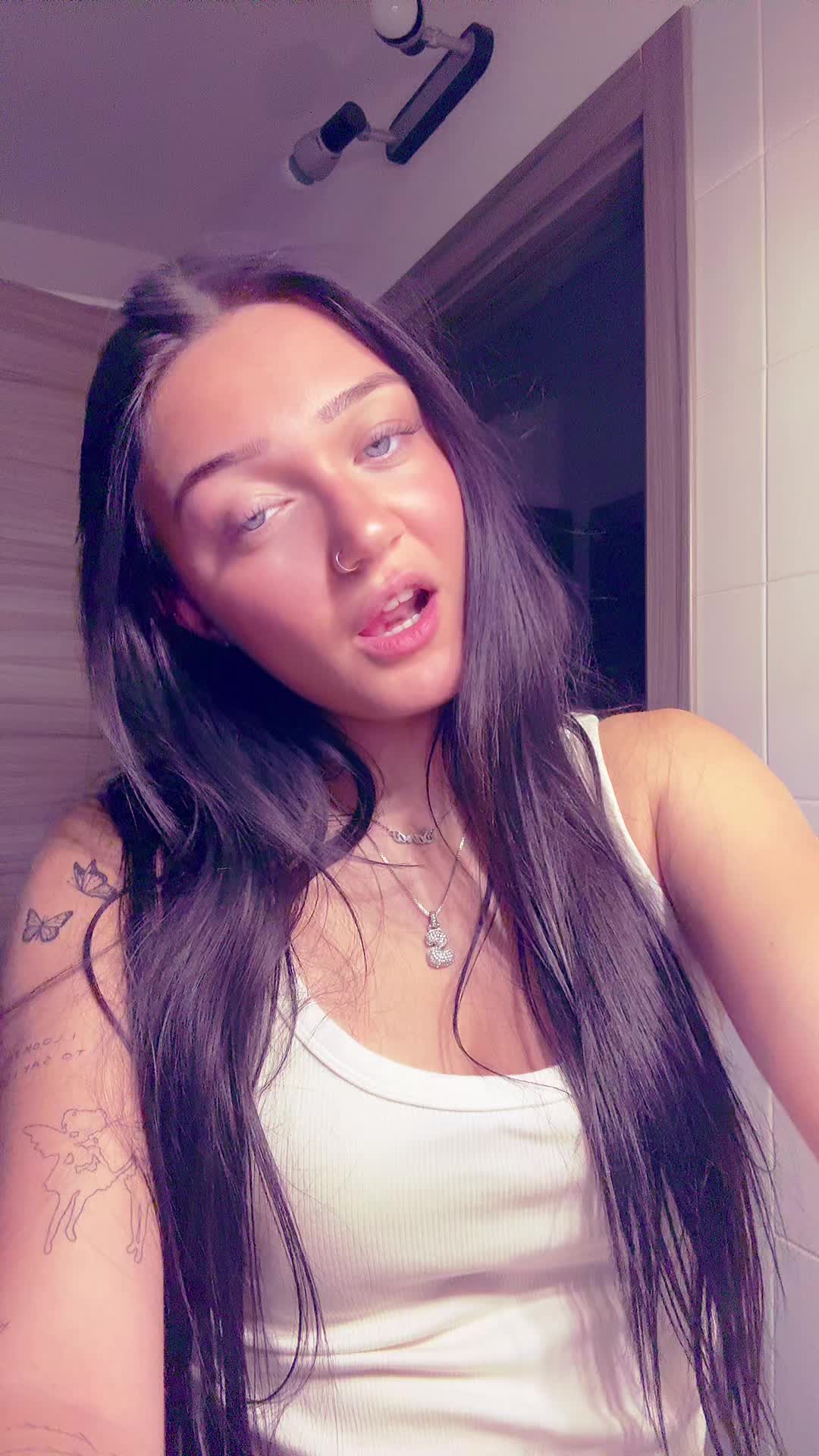 @stillthatsara