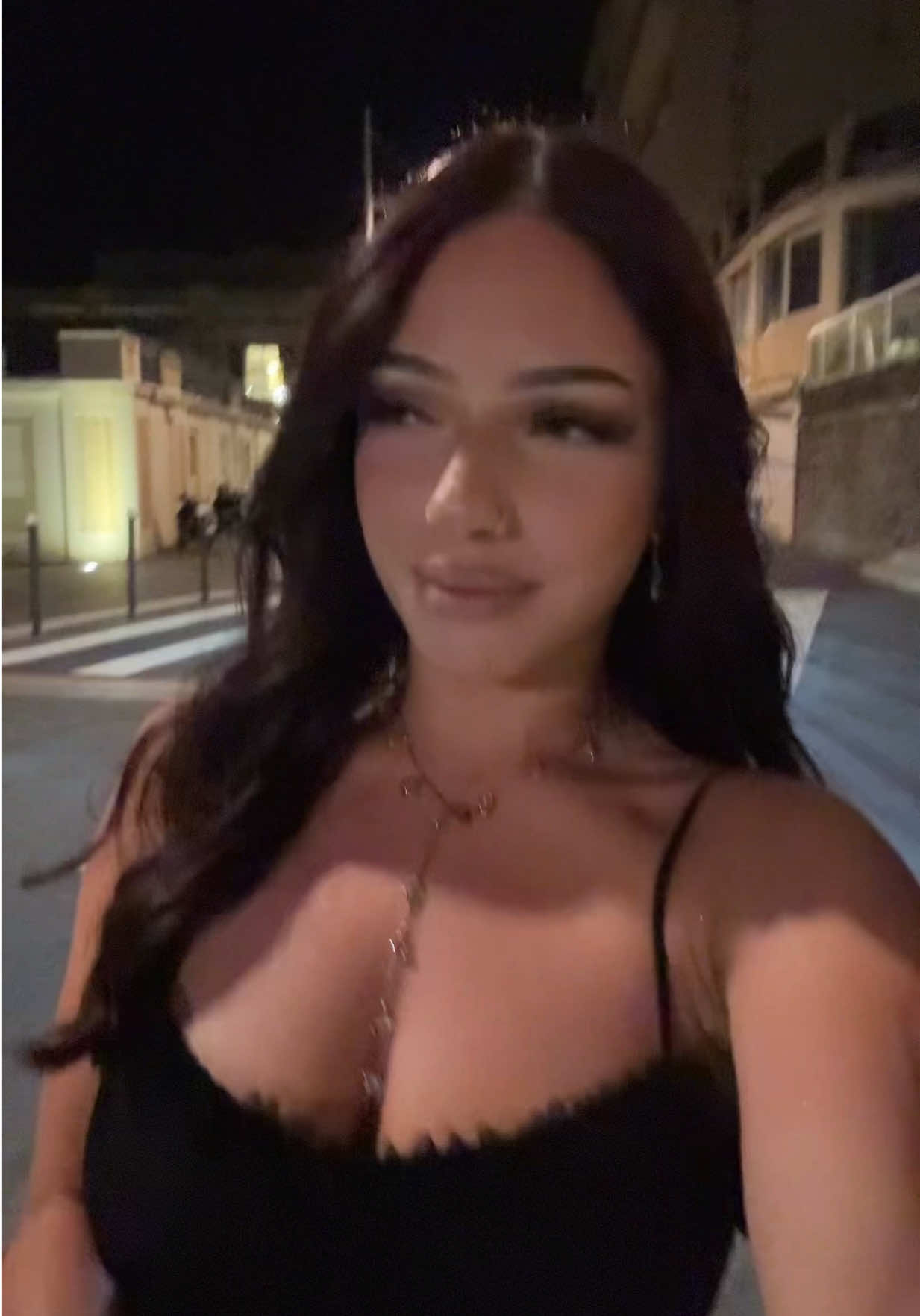 @L&eacute;a