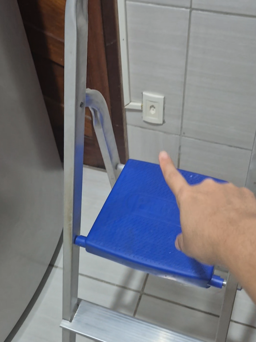 @Elis