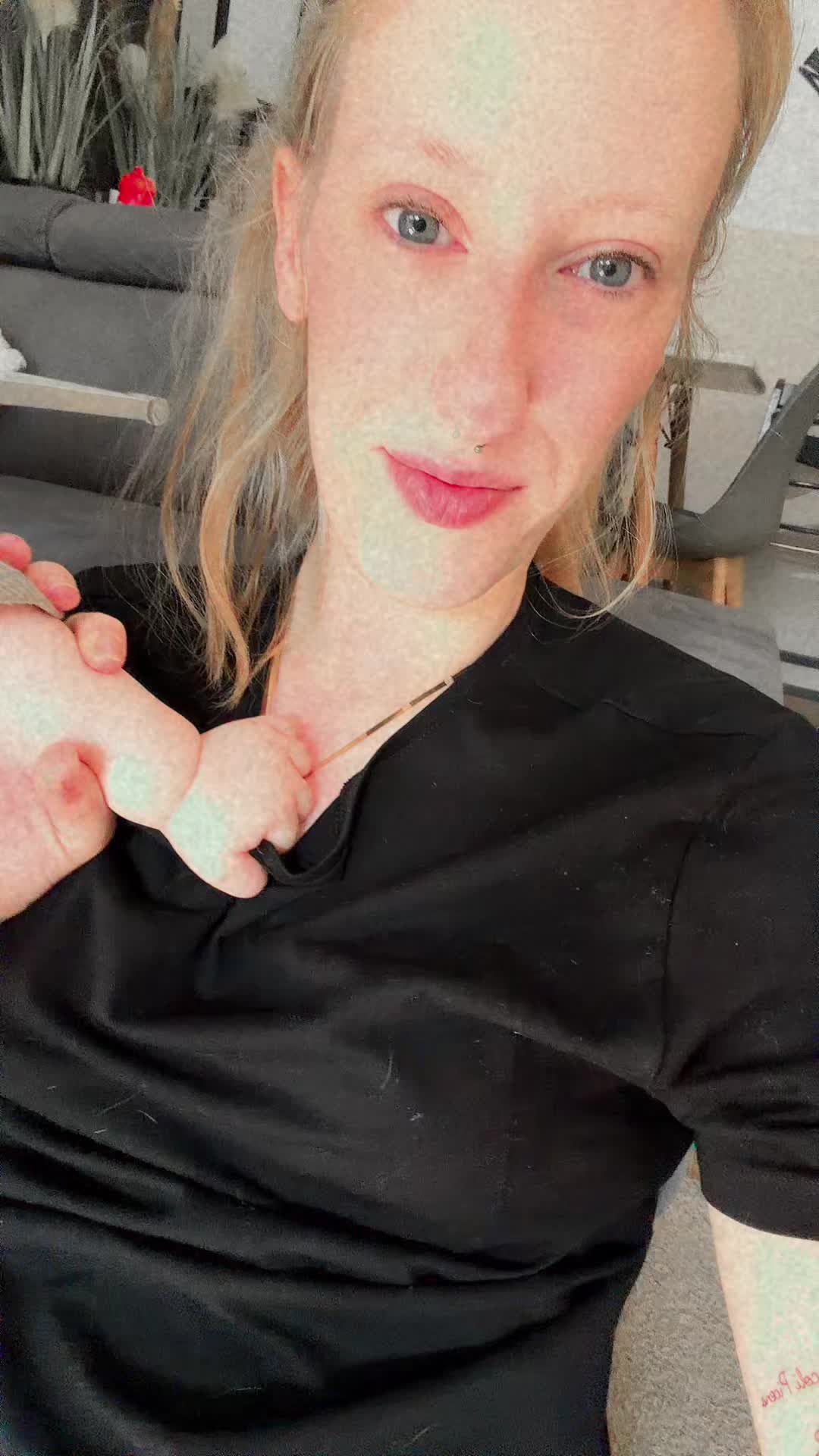 @nicole