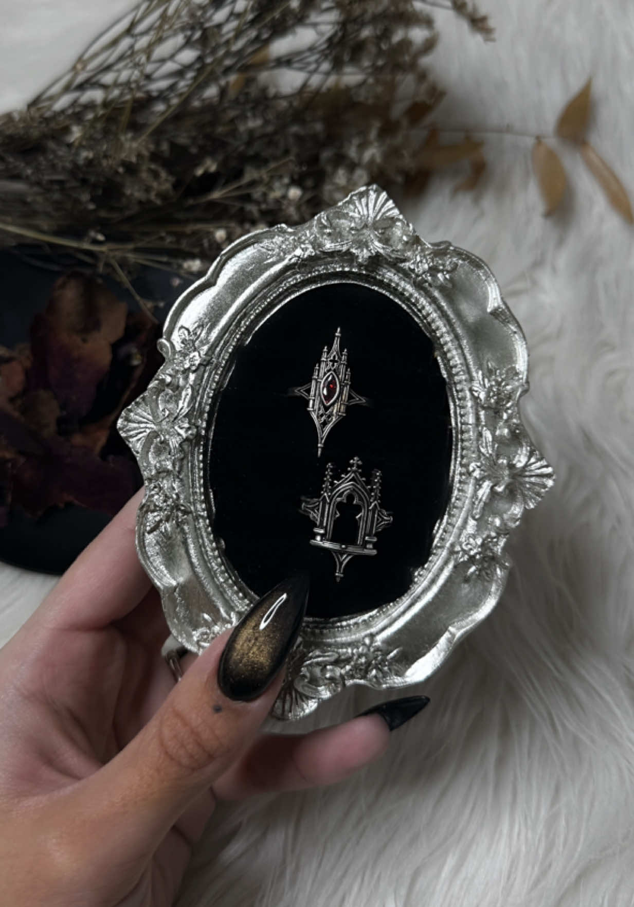 @PAULINA🦇
