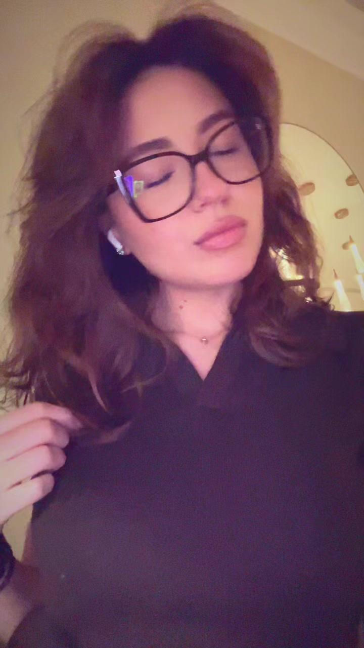 @🦅