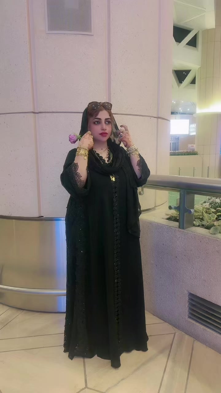 @🖤𝗕𝗹a𝗰𝗸⚔️𝚀𝖚e̊e̊𝖓👑