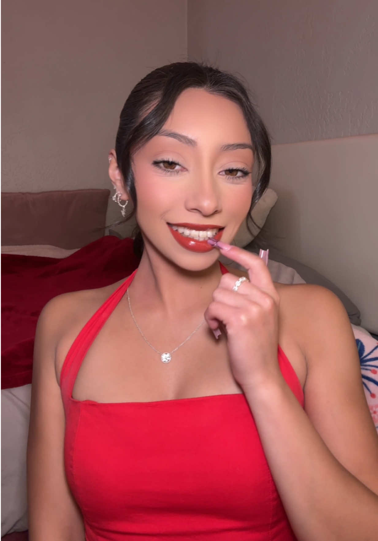 @samnicolelopez