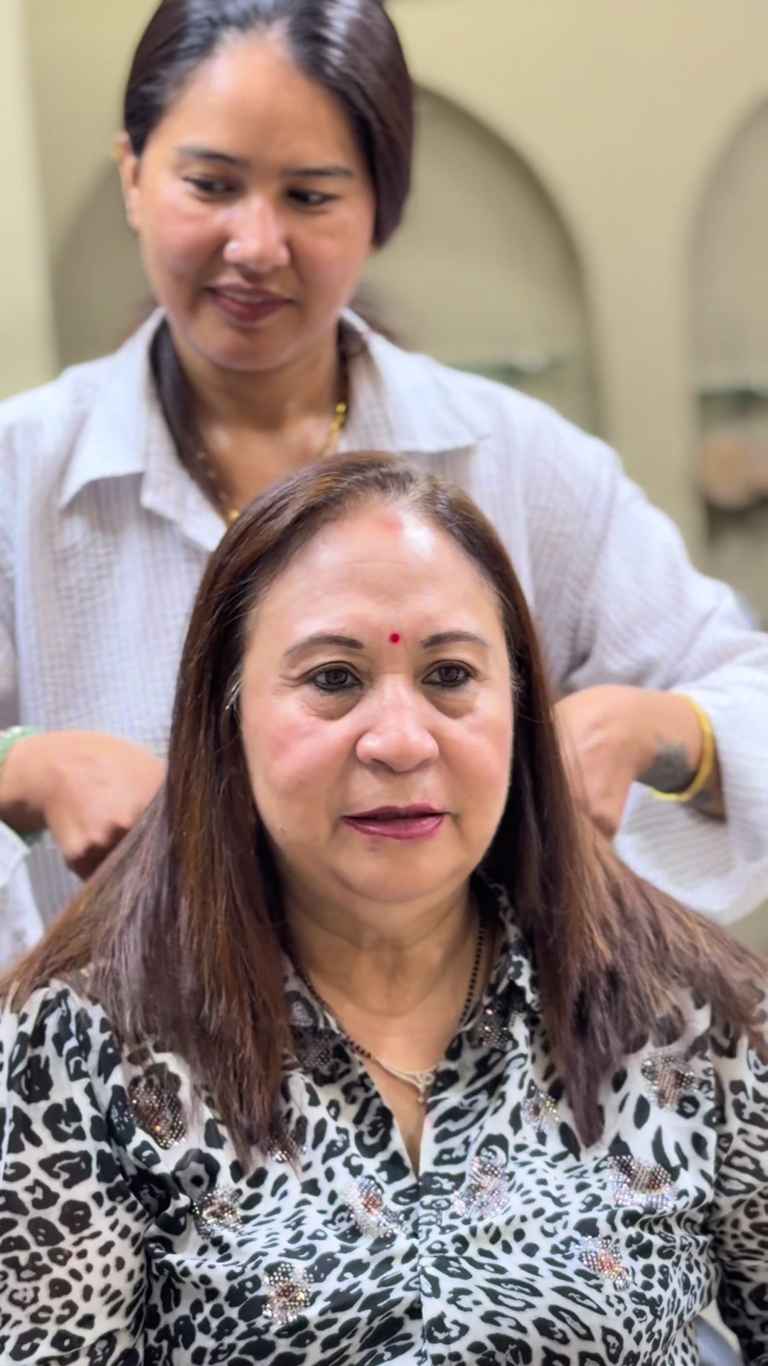 @Looks unisex salon