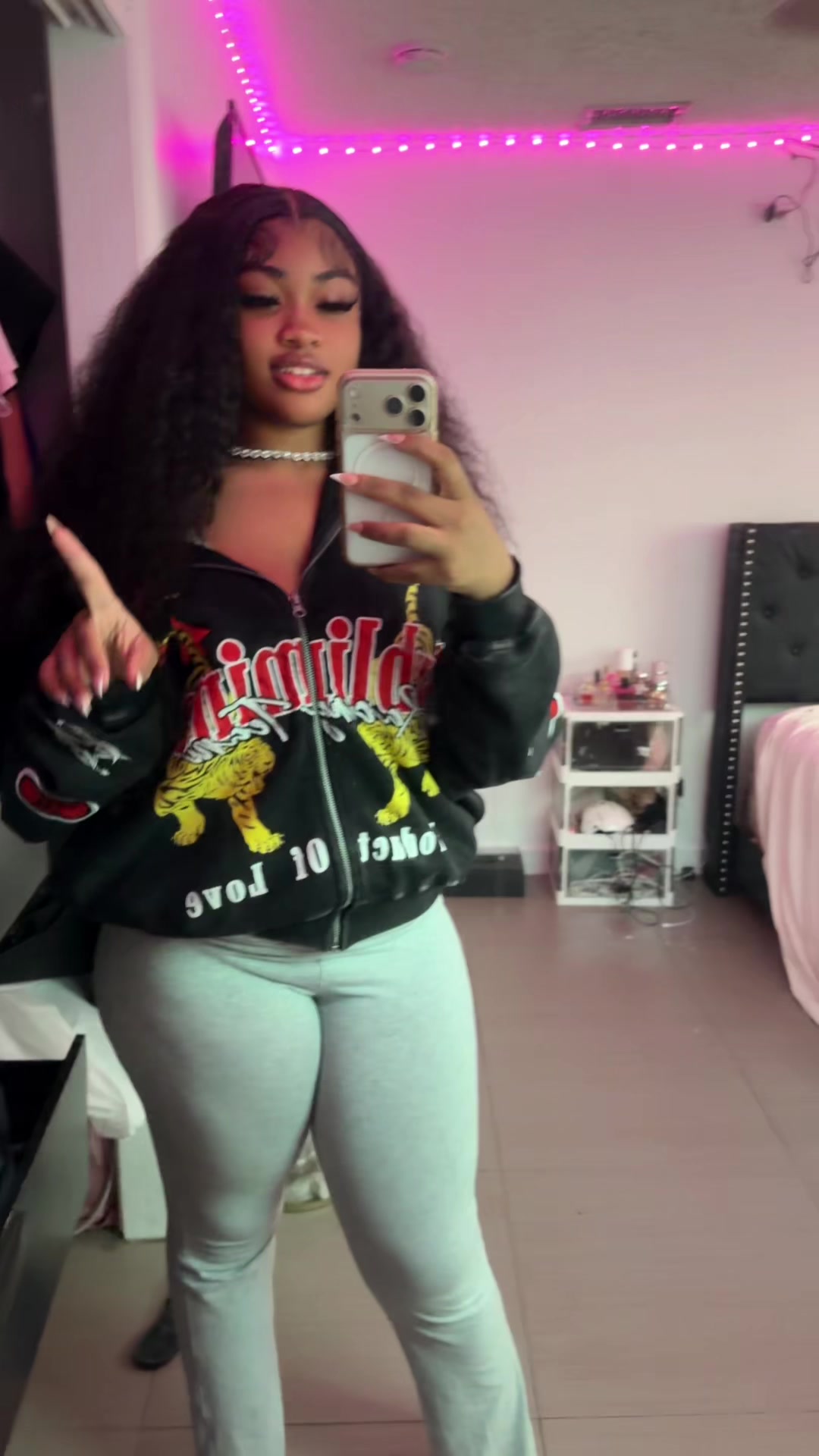 @♕