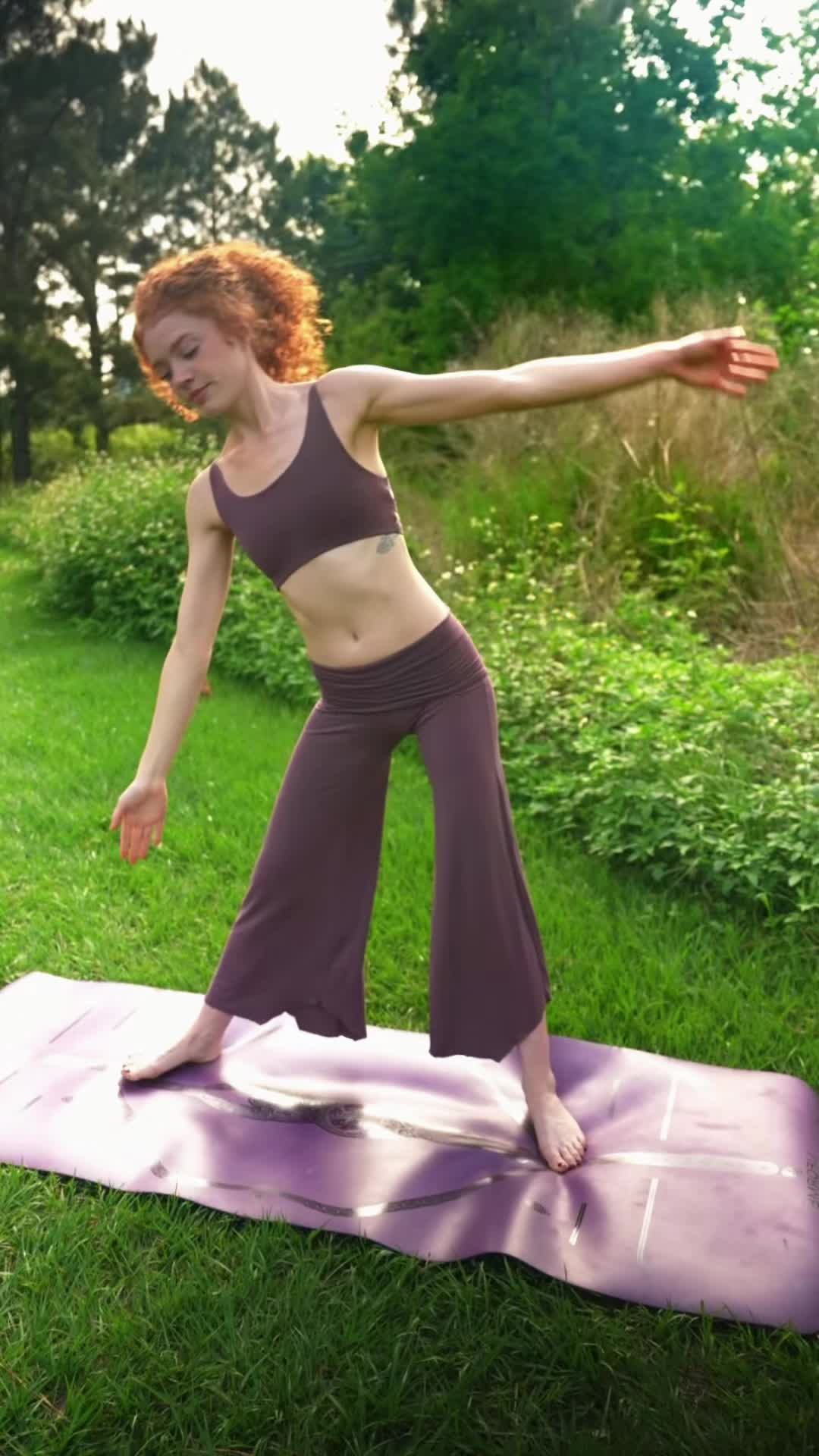 @lilredyoga