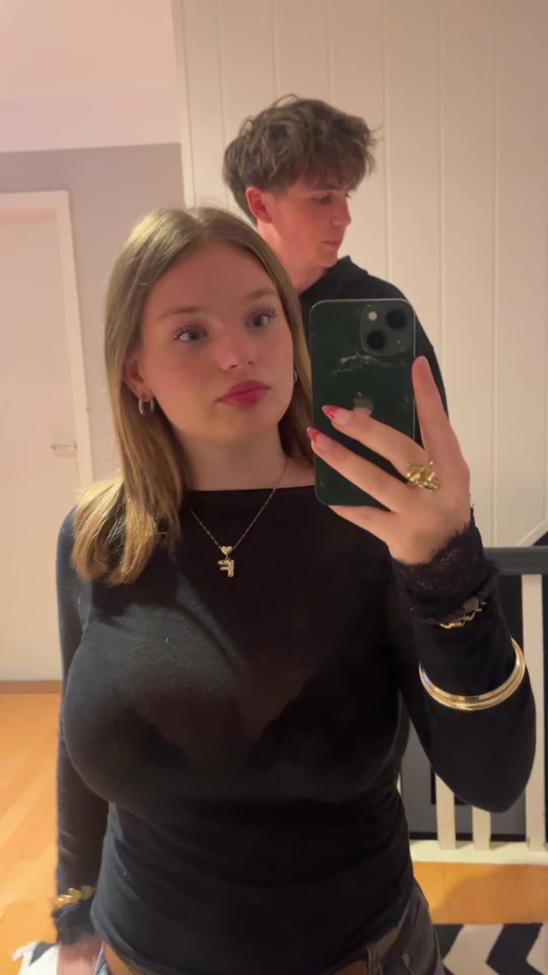 @flo🎞️🎶