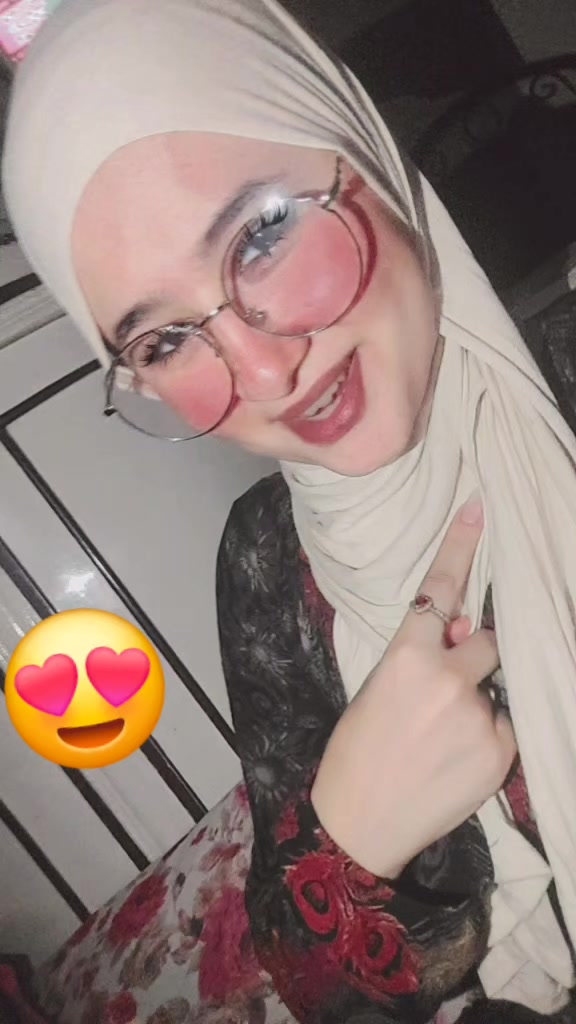 @مديره المدرسه 🦅⭐