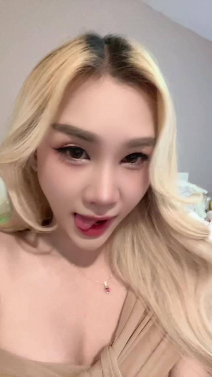 @ehylin. Story