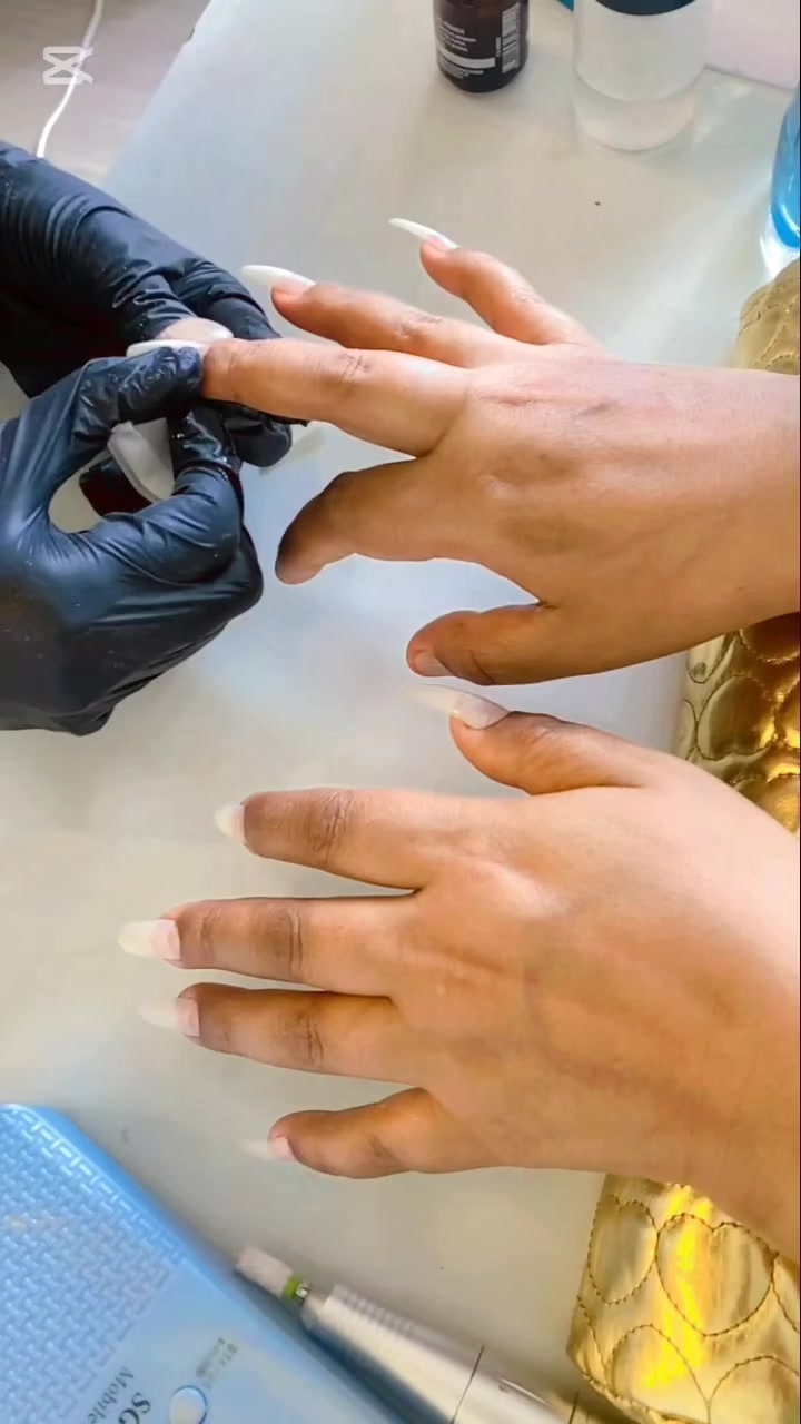 @Ru🐝 Adhikari