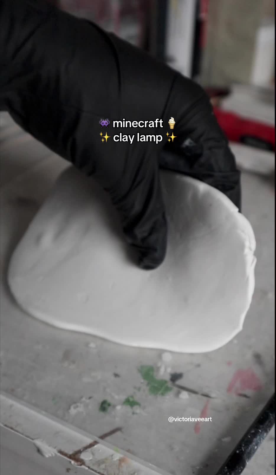 @victoriaveeart