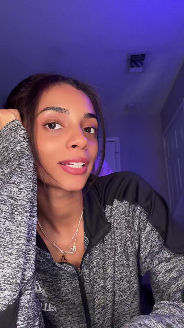 @Kiaramariewright