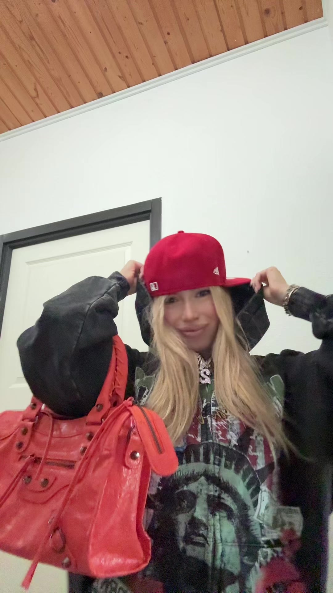 @lizzitak