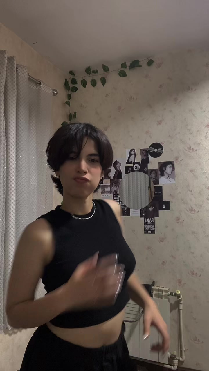 @𝘼𝙗𝙖𝙣𝙑𝙚𝙣𝙤𝙢