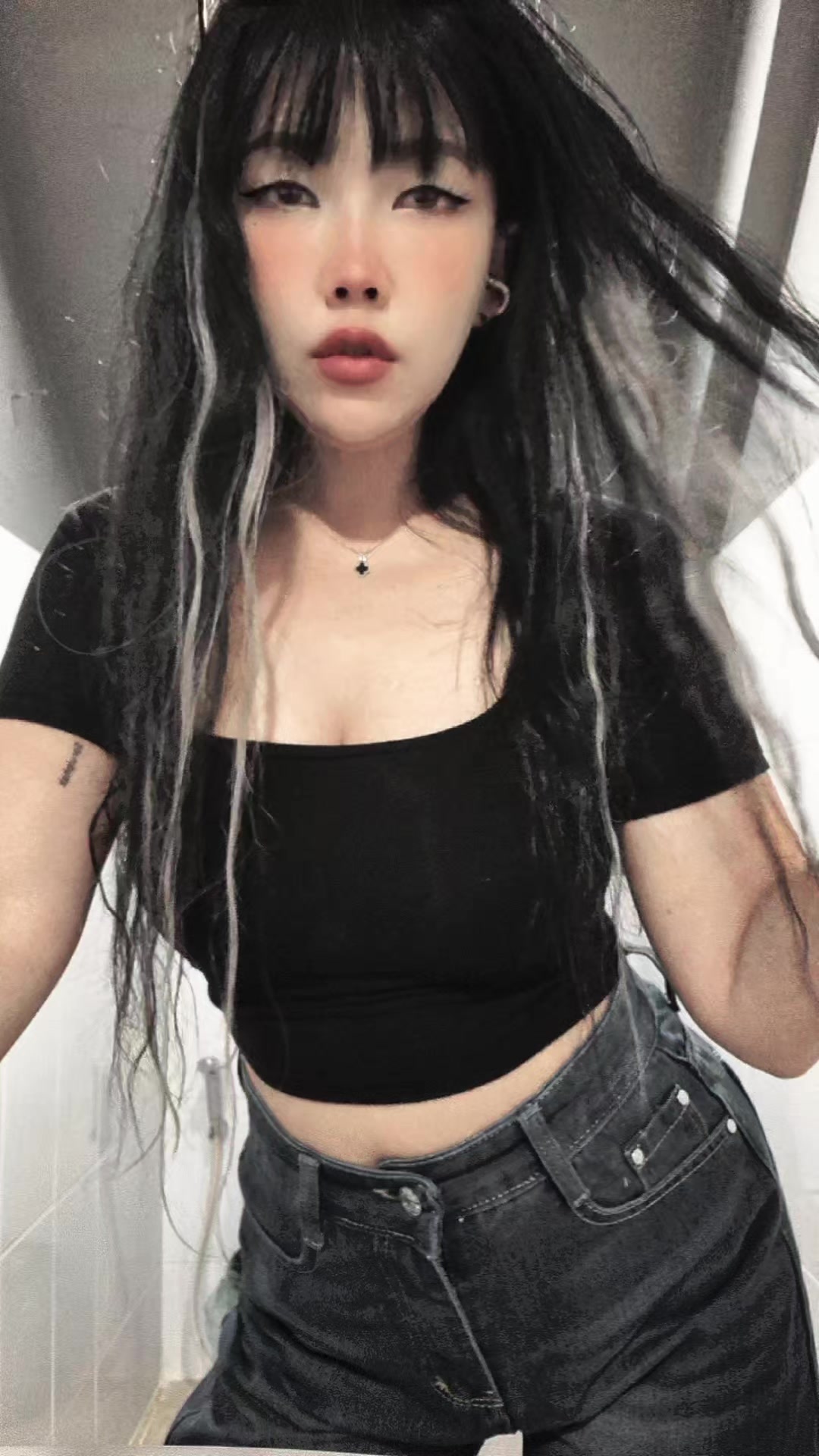 @vivian🫦