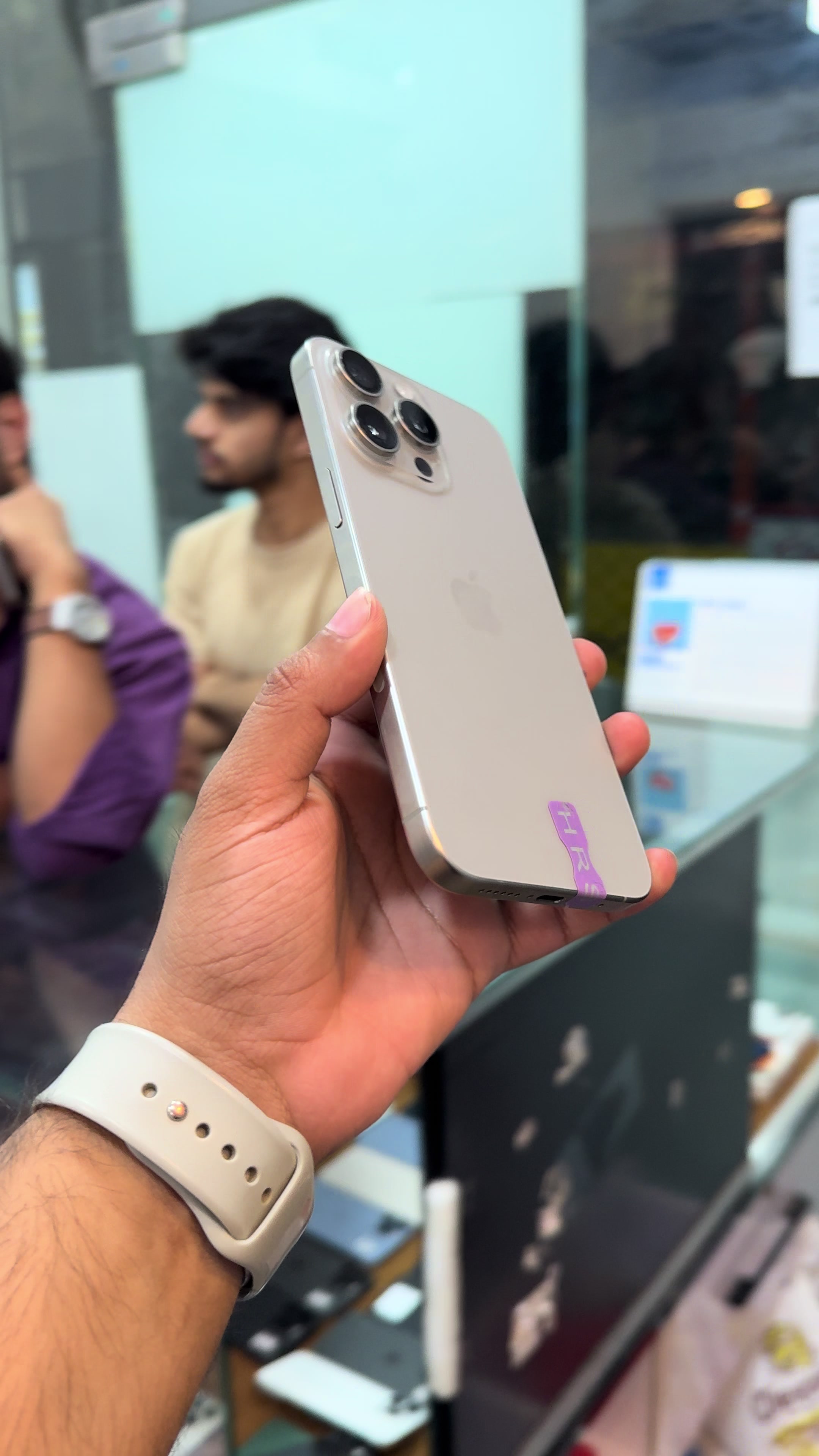@Apple Outlet Okara