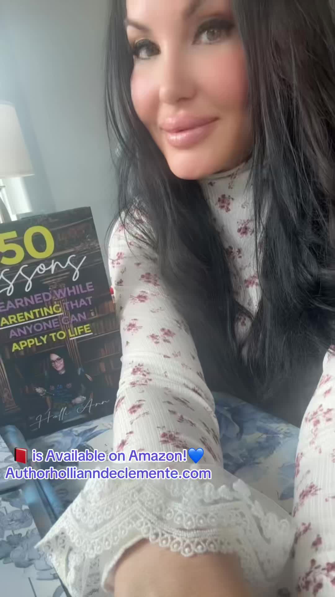 @AuthorHolliAnnDeClemente