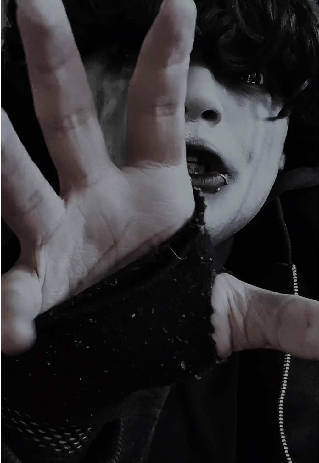 @🖤Gloomy💜