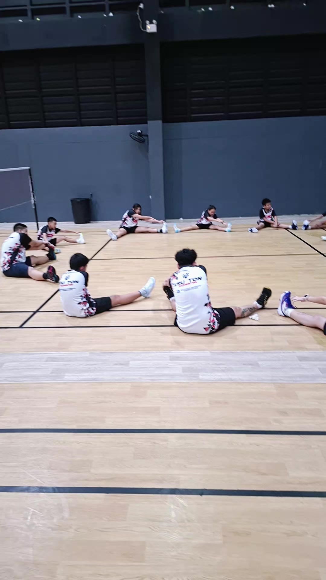 @KrutonBadminton