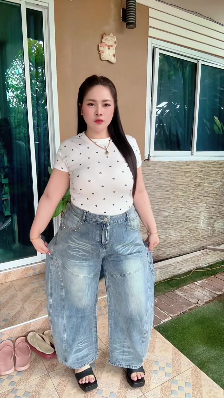 @ปุ้ยเอง สาวอวบที่ชอบแต่งตัวอะ
