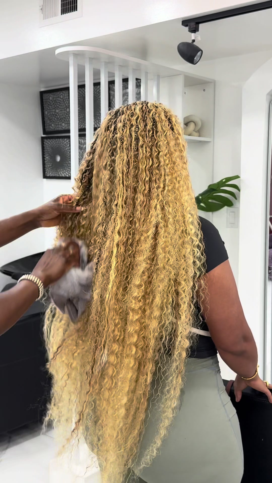 @Bora luxury hair llc