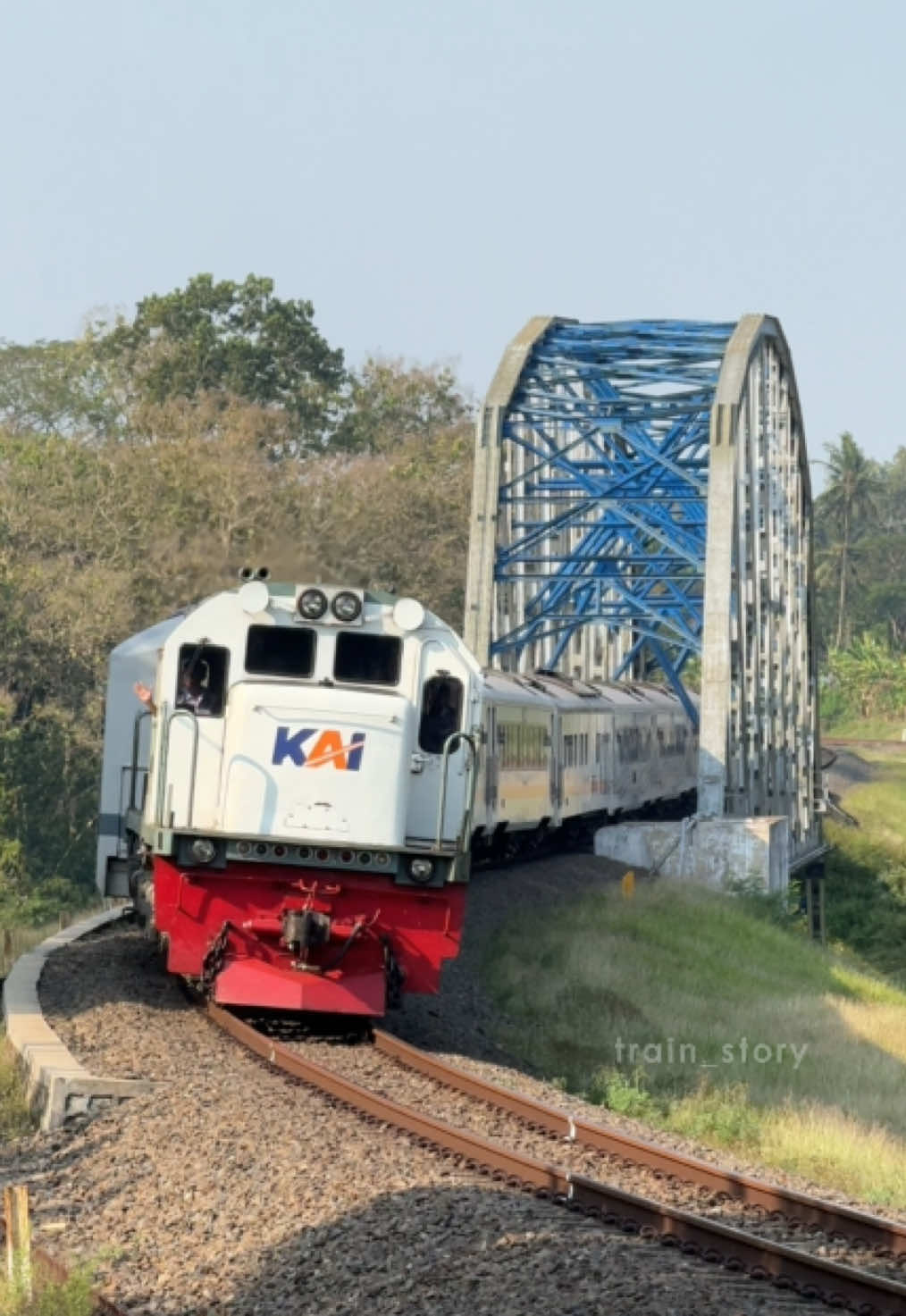 @Train_Story