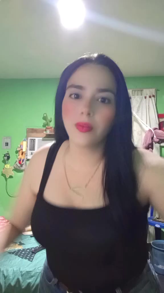 @Valeria largo💖