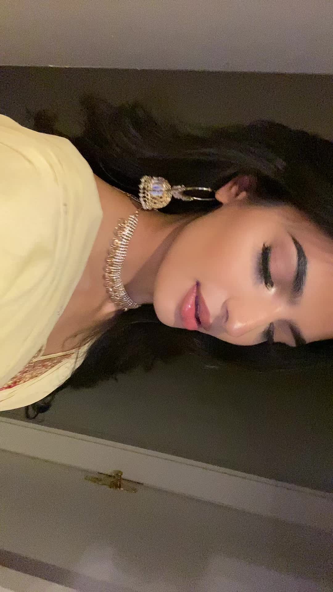 @☬