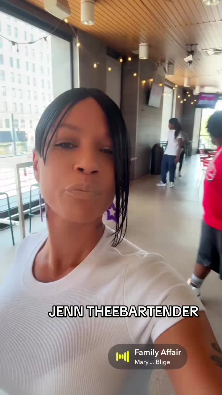 @JENN THEEBARTENDER