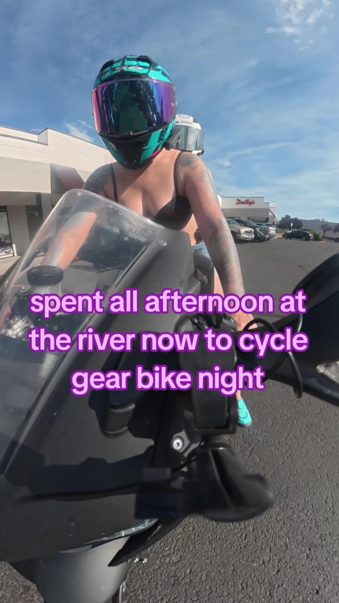 @r_skye27