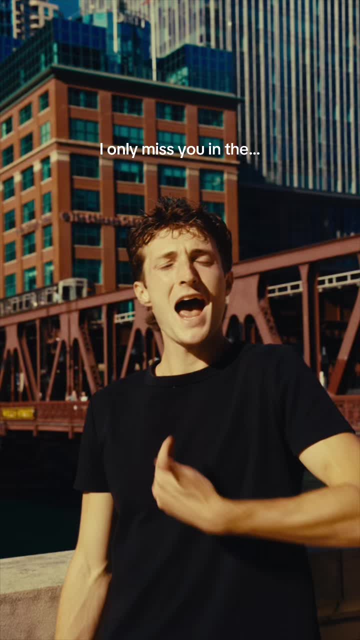 @Henry Moodie